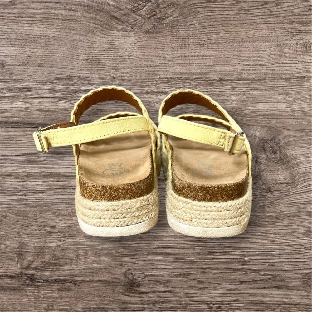 Art Class Yellow Espadrille Buckle Sandals Braided Straps Size 13 Girls